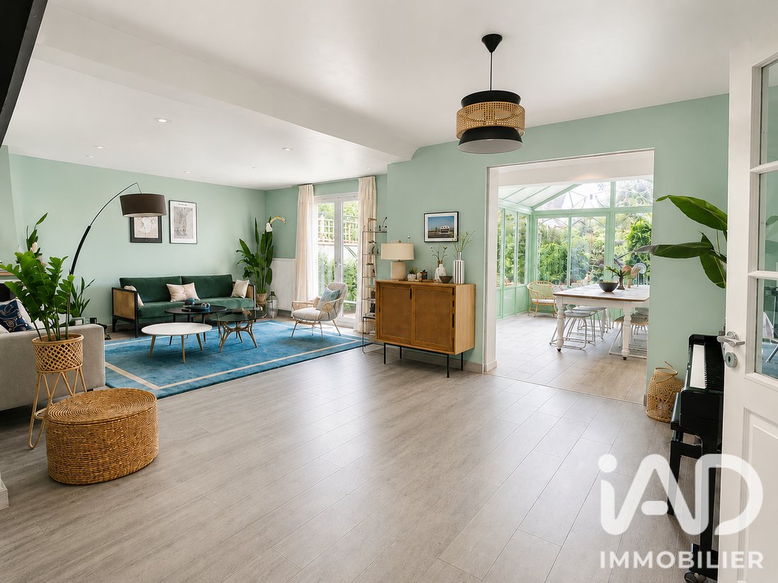 House in Chatou, Ile-de-France, France 1 - 18283507