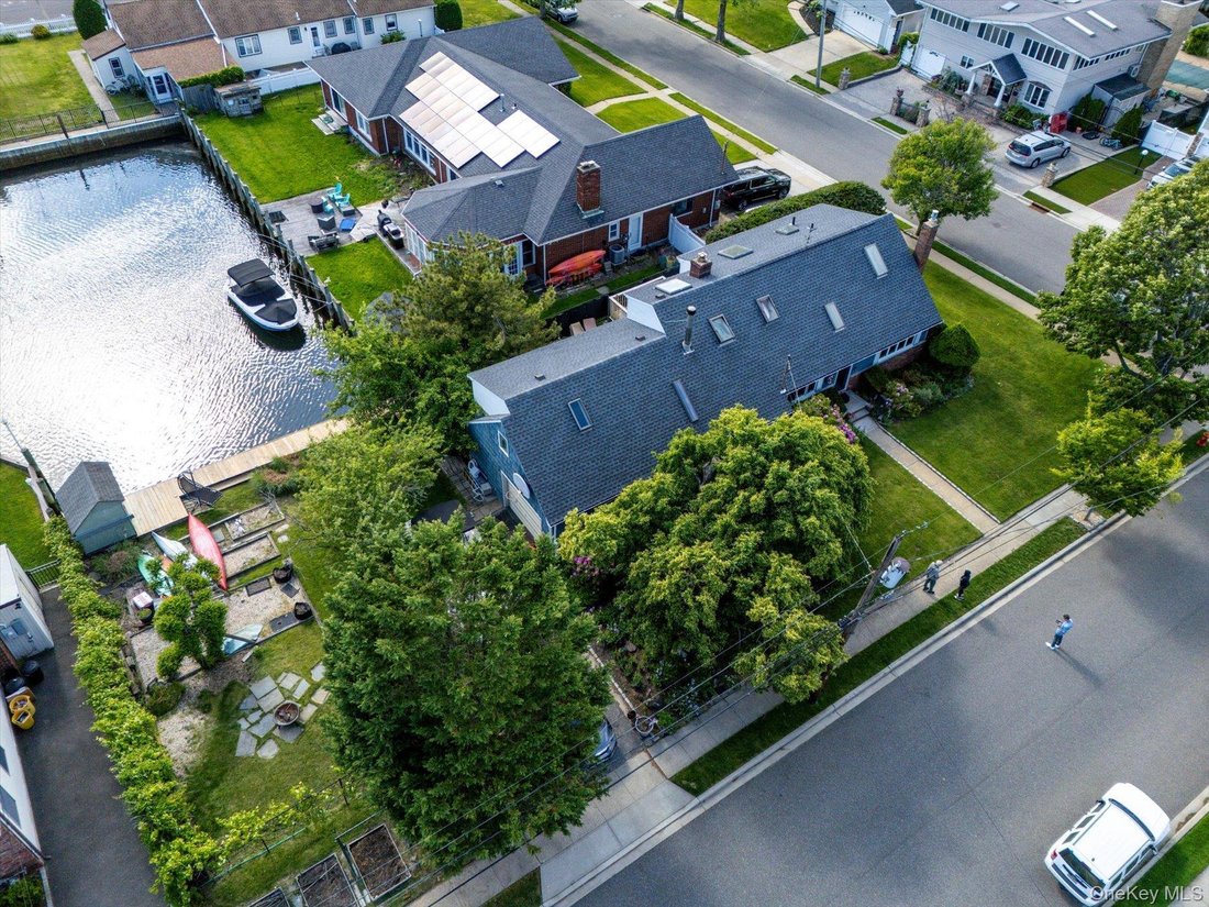 House in Massapequa, New York, United States 2 - 18498478