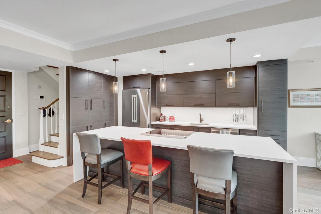 Condo in Garden City, New York, United States 4 - 18498483