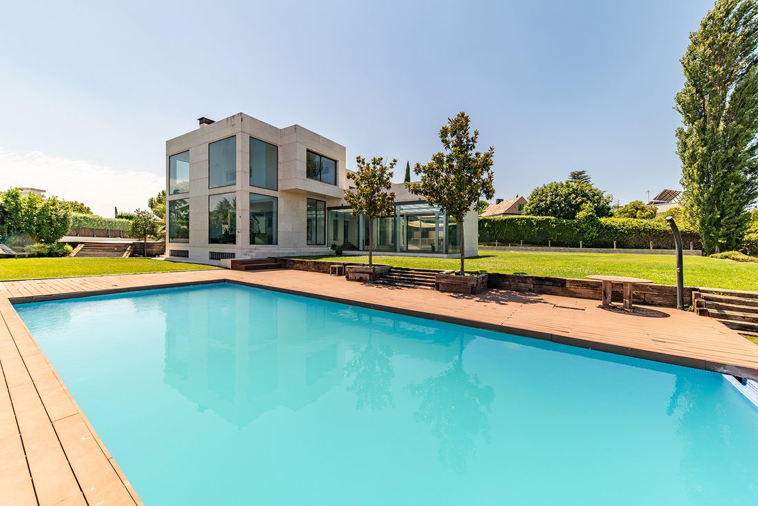 Chalet in La Moraleja, Alcobendas, Comunidad de Madrid 1 - 18498257