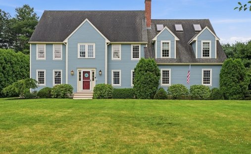 House in West Bridgewater, Massachusetts, United States 1