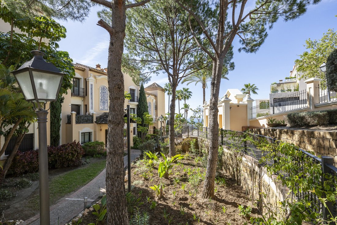 Apartment in La Quinta, Benahavis, Andalusia 3 - 18498316