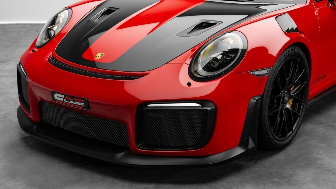 Coupe in Dubai, United Arab Emirates 5 - 18498581