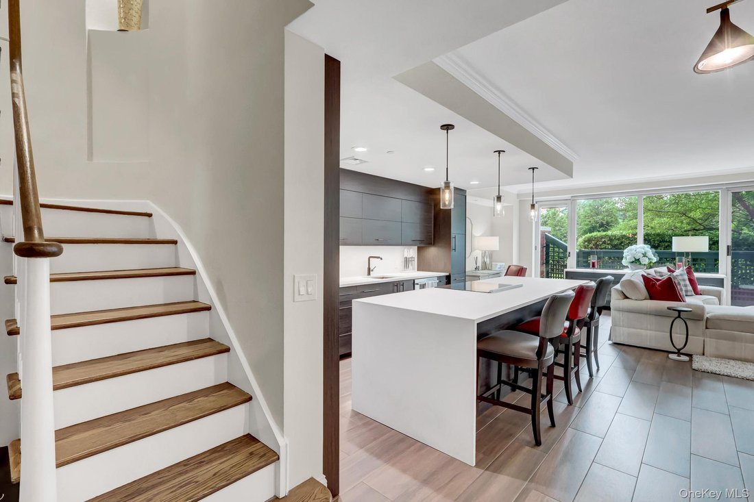 Condo in Garden City, New York, United States 2 - 18498483