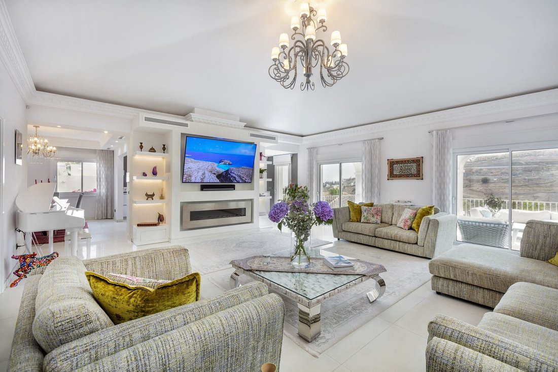 Villa in Benahavis, Andalusia, Spain 5 - 18498465