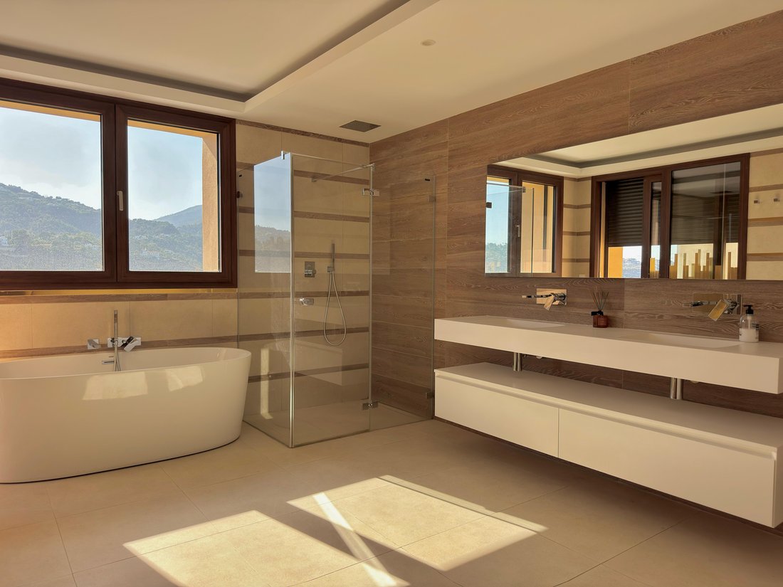 Apartment in Benahavis, Andalusia, Spain 4 - 18498575