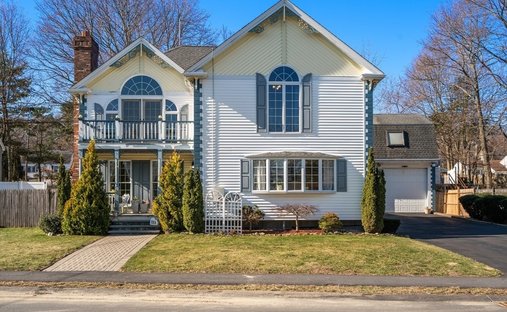 House in Waltham, Massachusetts, United States 1