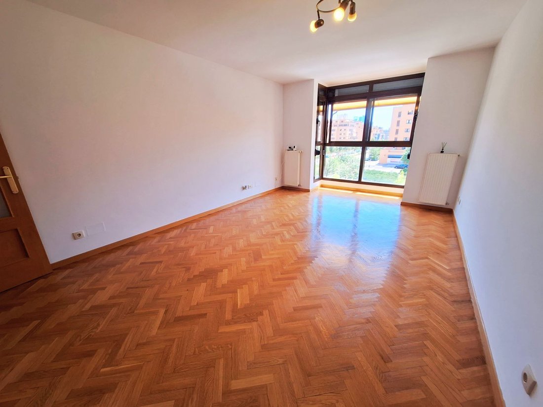 Apartment in Fuencarral-El Pardo, Madrid, Spain 2 - 18498462
