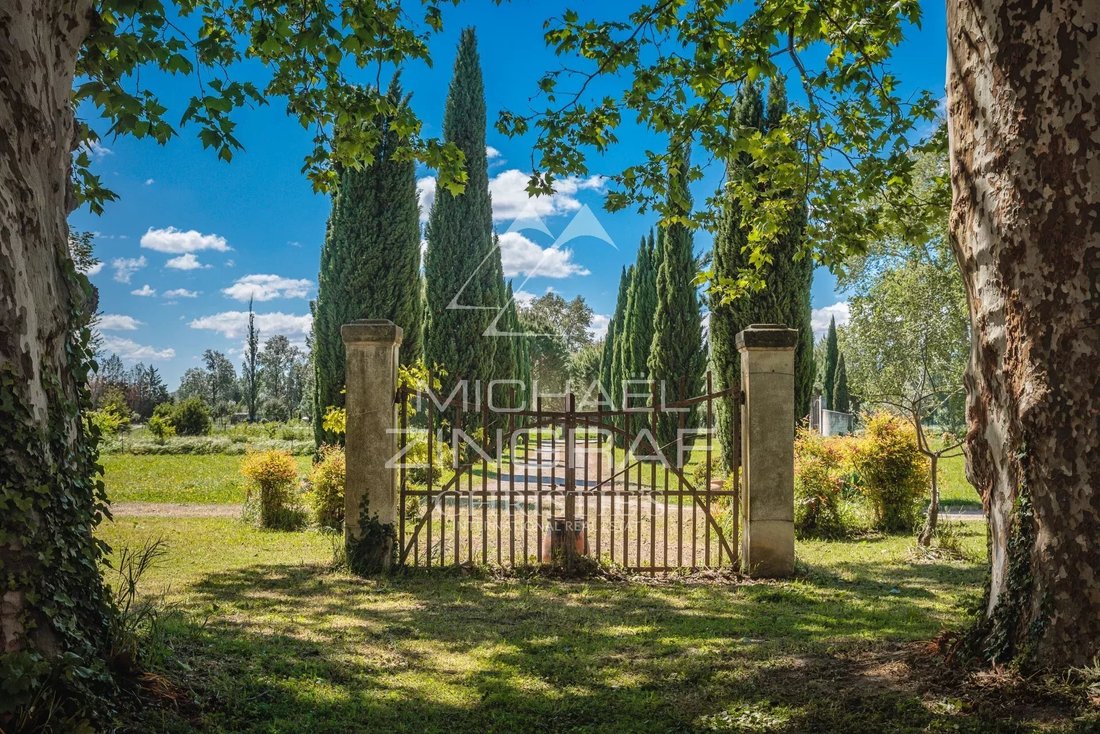 Domaine à Avignon, Provence-Alpes-Côte d'Azur, France 1 - 17704781