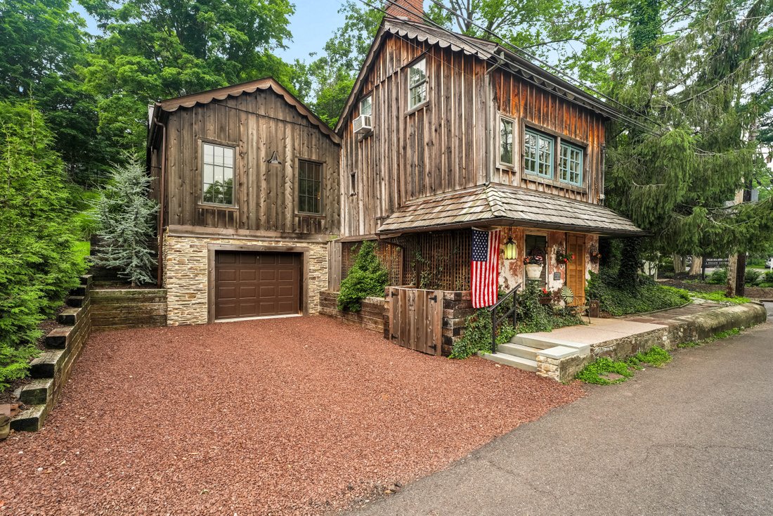 Solebury, Pennsylvania, United States 1 - 18498492