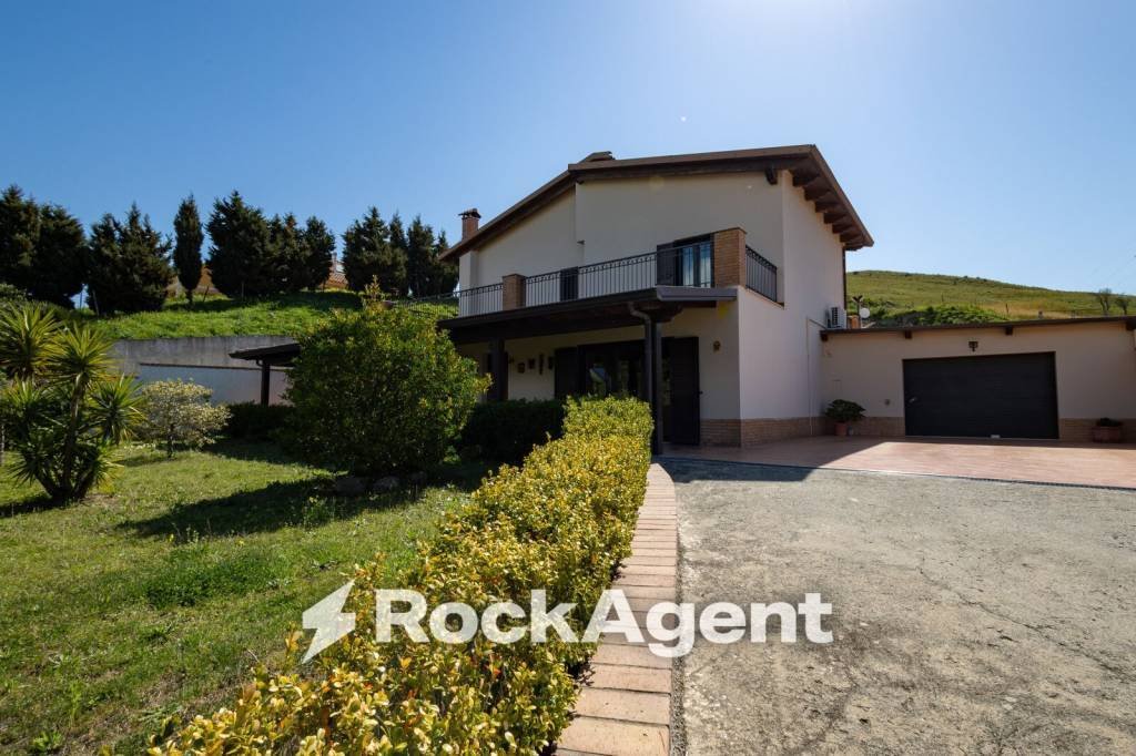 Villa in Catanzaro, Calabria, Italy 1 - 18498307
