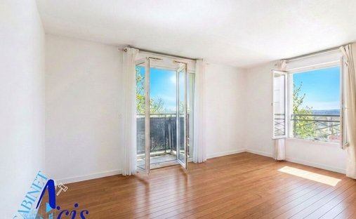 Apartment in Centre, Nanterre, France 1