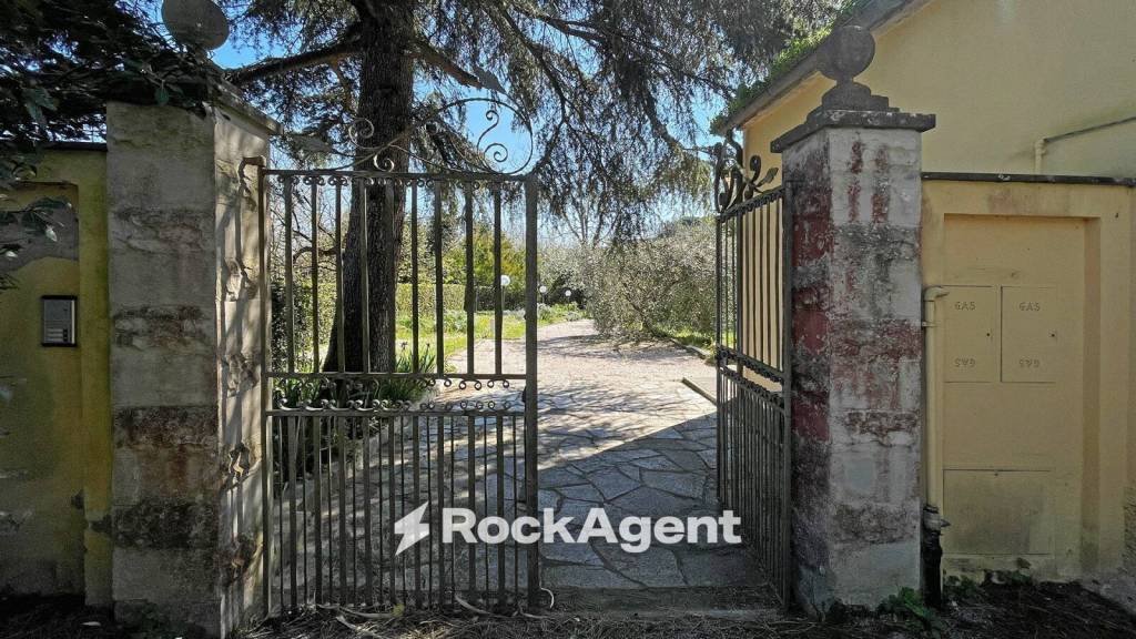Villa in Crespina, Tuscany, Italy 2 - 18498339