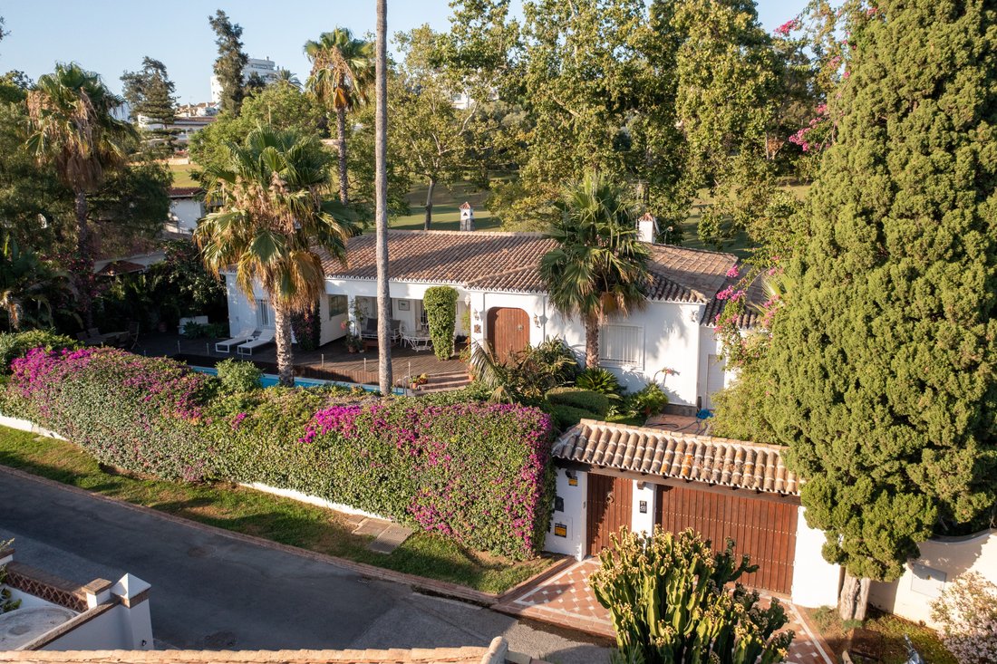 Villa in Guadalmina Alta, San Pedro de Alcantara, Spain 5 - 18498722