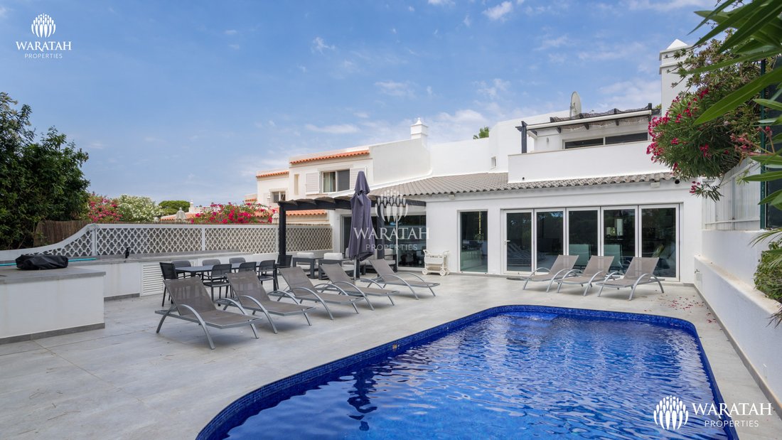 Villa in Vale do Lobo, Almancil, Portugal 1 - 18499809