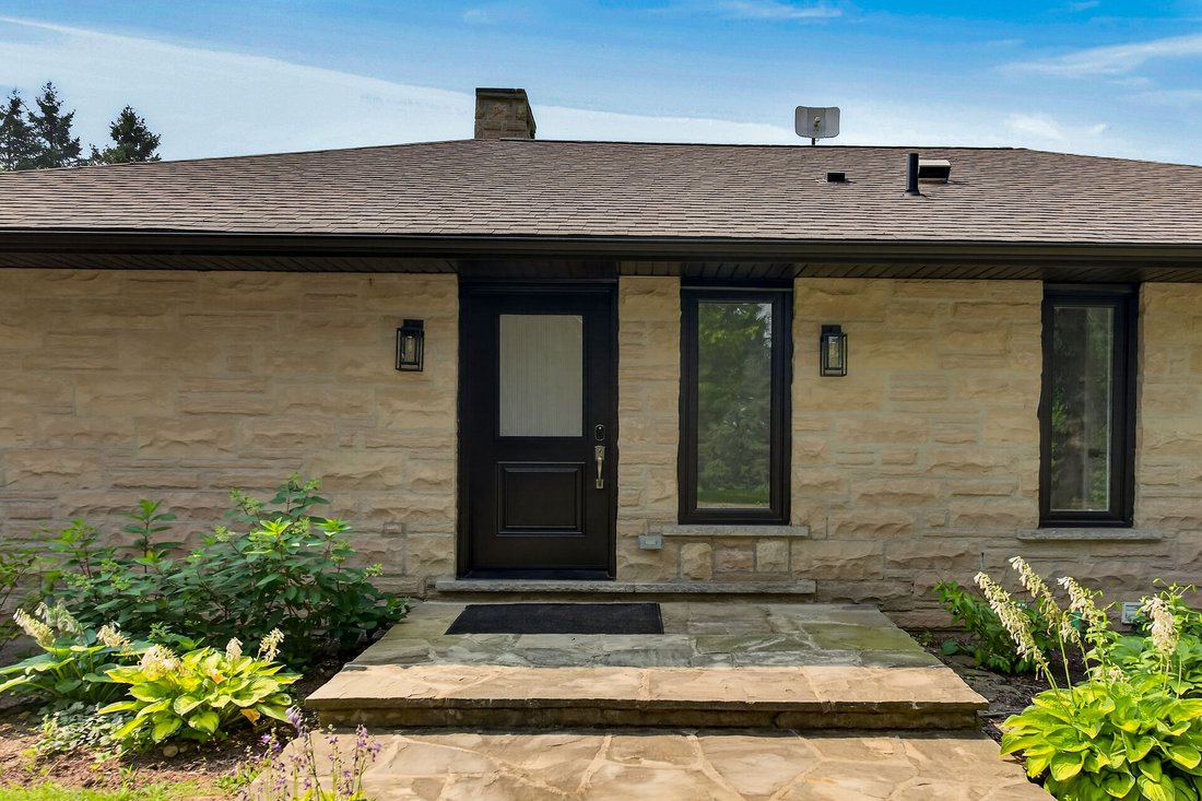 Estate in Hamilton, Ontario, Canada 4 - 18499851