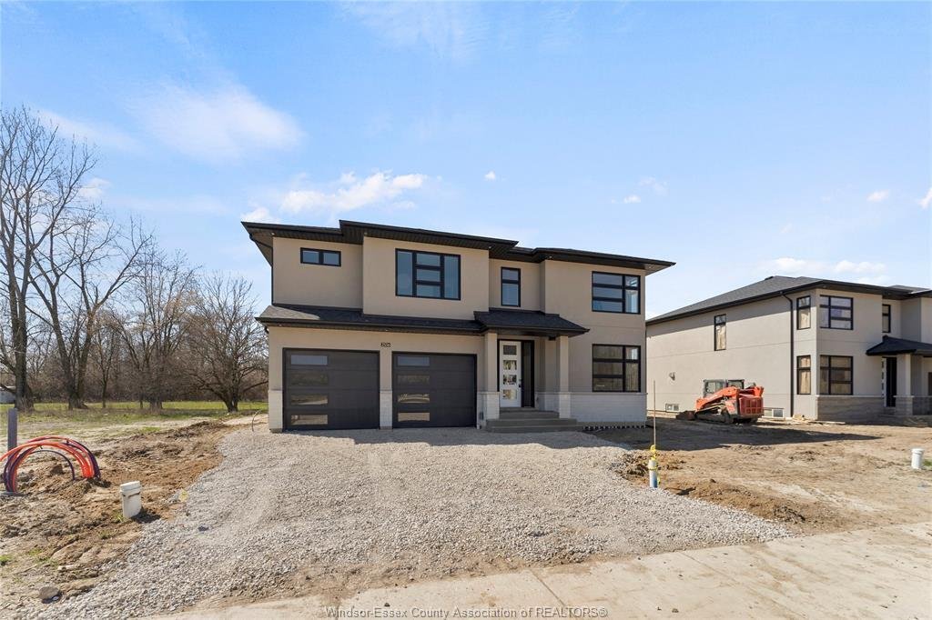 House in LaSalle, Ontario, Canada 4 - 18499764