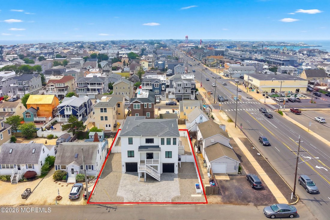 House in Ship Bottom, New Jersey, United States 3 - 18502298