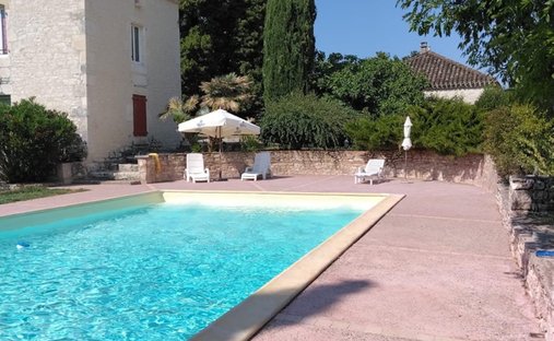 Estate in Barguelonne-en-Quercy, Occitania, France 1