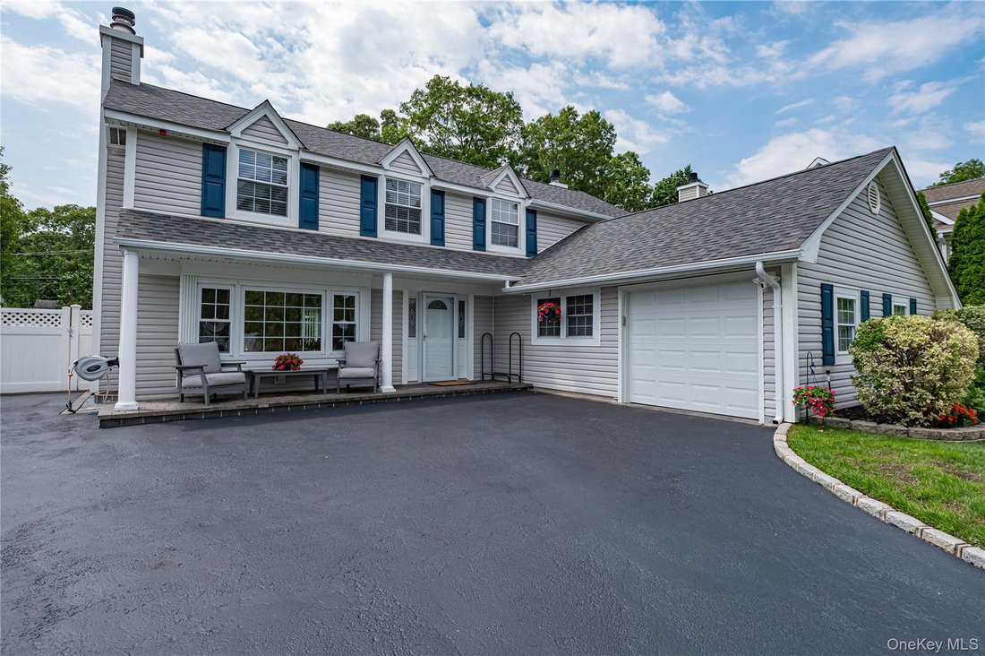 Casa a Lake Grove, New York, Stati Uniti 2 - 18498857