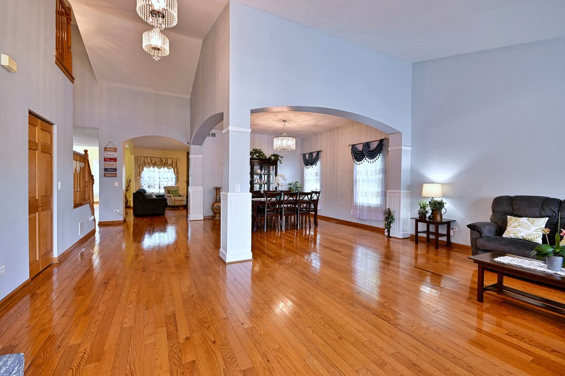 House in Bolingbrook, Illinois, United States 4 - 18499462