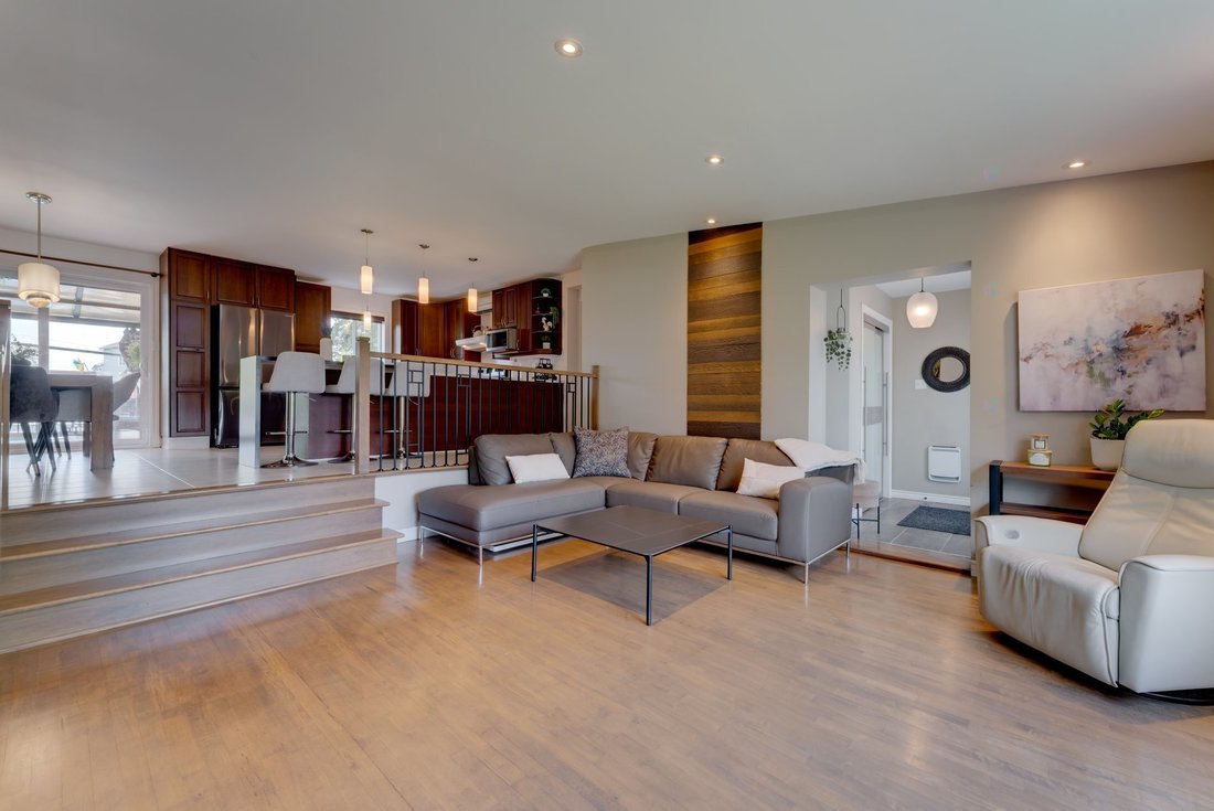 House in Saint-Amable, Quebec, Canada 3 - 18503243