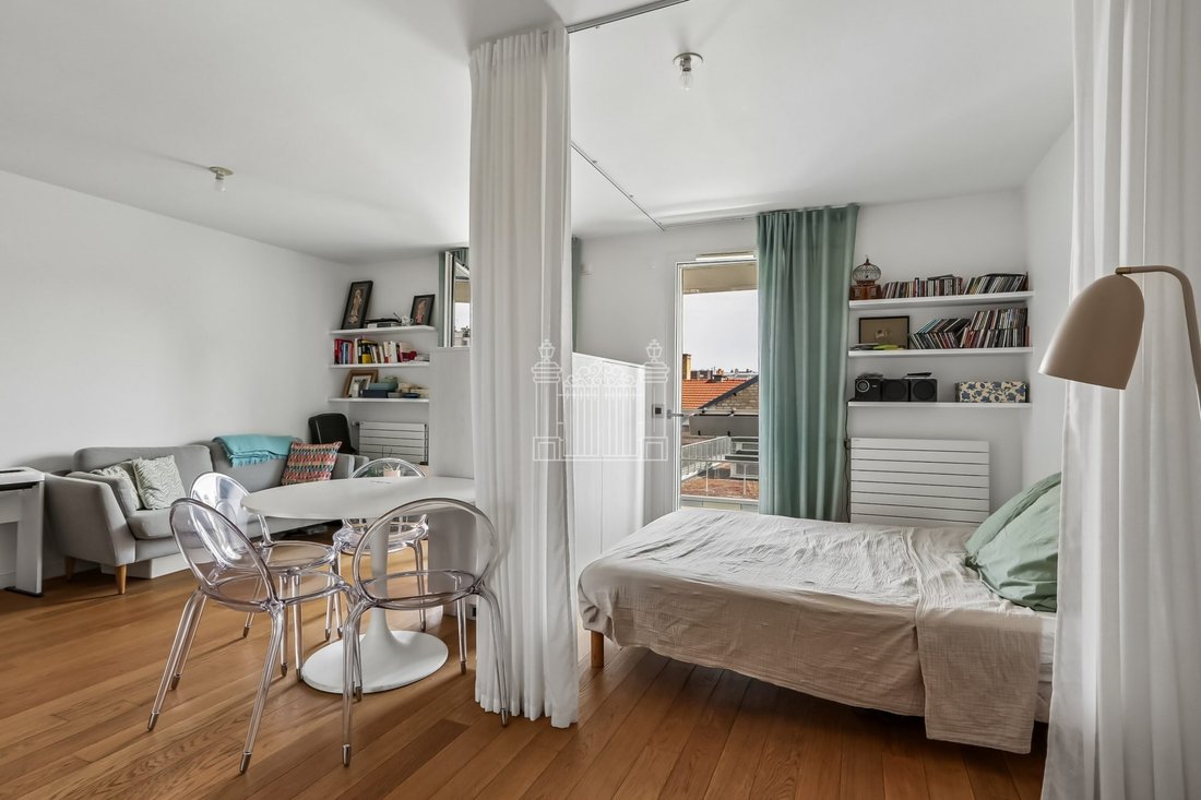 Apartment in Violet Commerce, Paris 15e Arrondissement, Paris 4 - 18505012