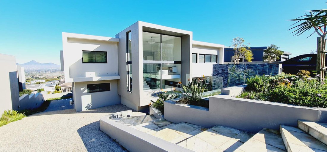 House in Glenlily, Cape Town, South Africa 1 - 18499607
