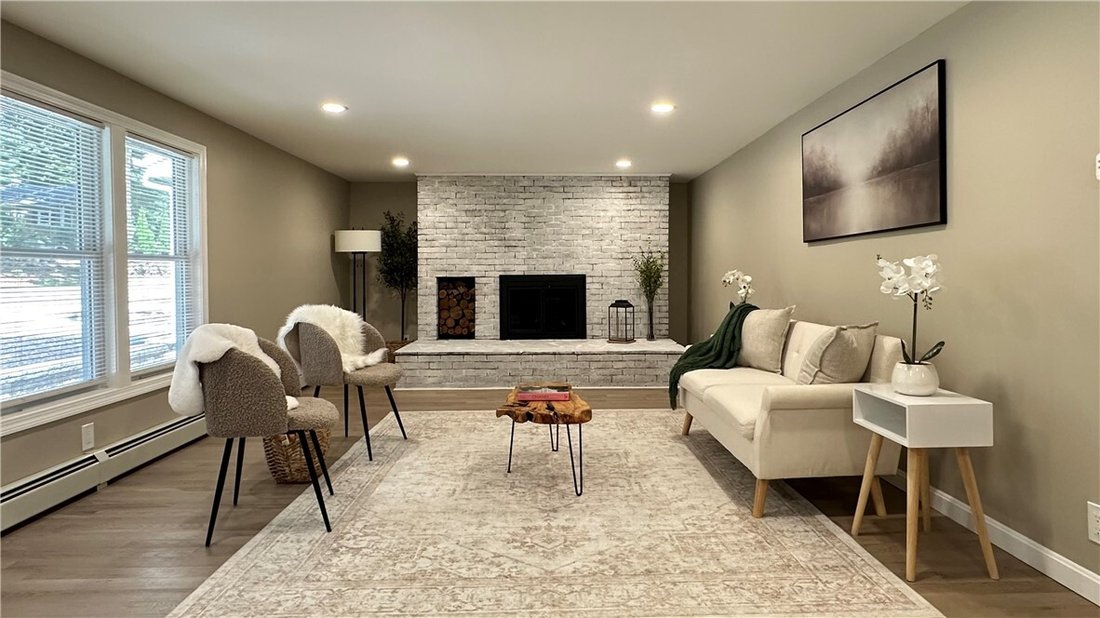 House in Johnston, Rhode Island, United States 3 - 18081024