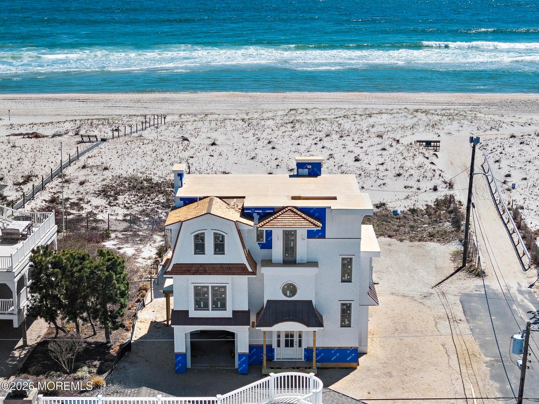 House in Ship Bottom, New Jersey, United States 4 - 18502316