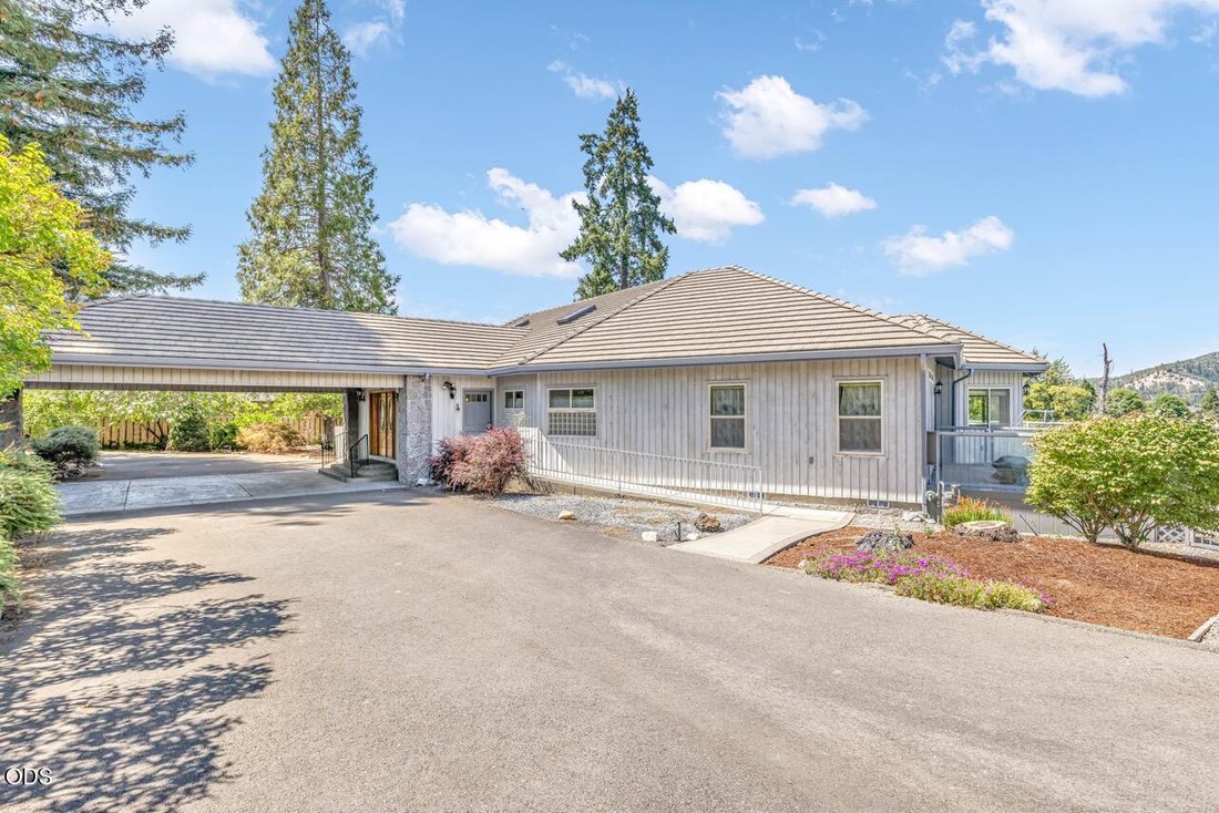 House in Grants Pass, Oregon, United States 3 - 18501732