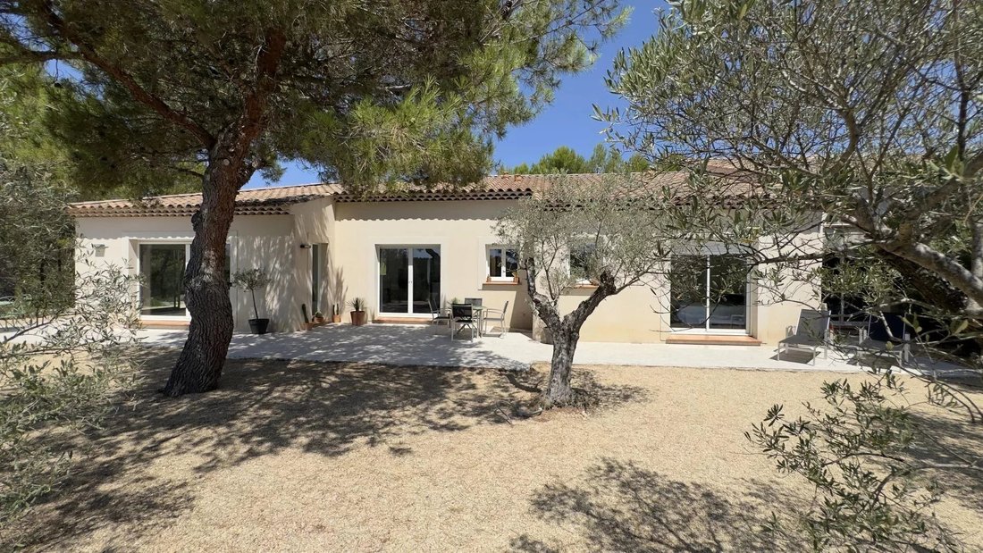 Villa in Lambesc, Provence-Alpes-Côte d'Azur, France 1 - 18501144