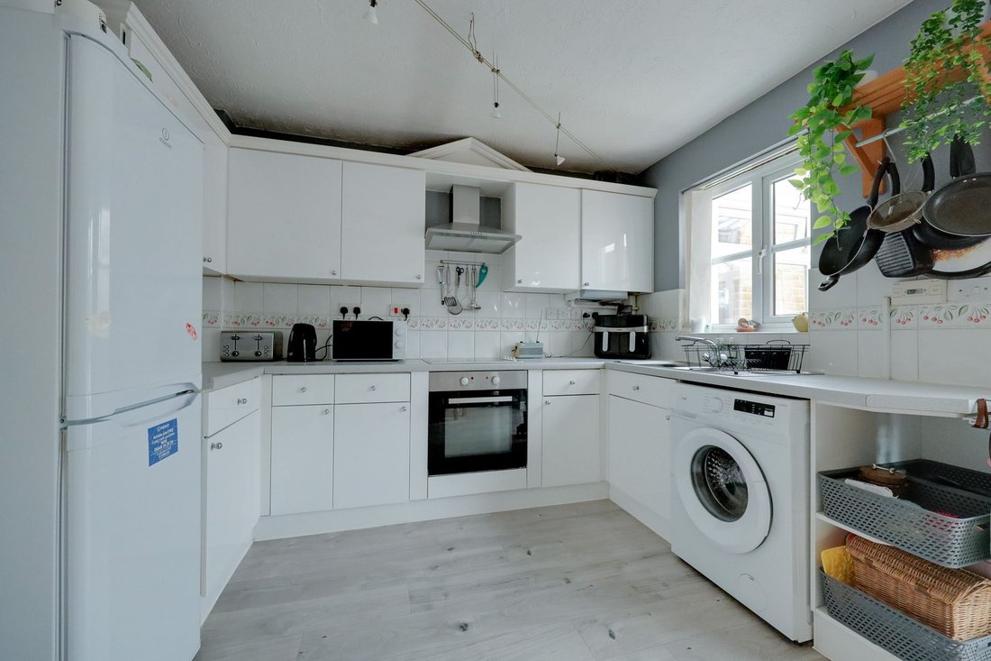 House in Burgess Hill, England 5 - 18500790