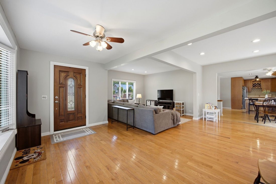 House in Downers Grove, Illinois, United States 2 - 18499438