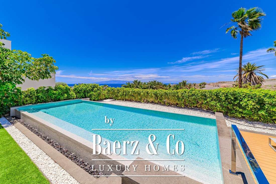 Villa in Costa Adeje, Adeje, Canary Islands 1 - 17429467