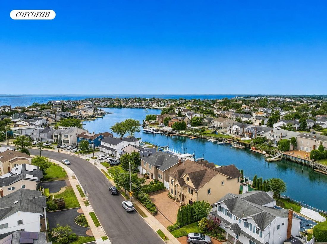 House in Wantagh, New York, United States 3 - 17451213