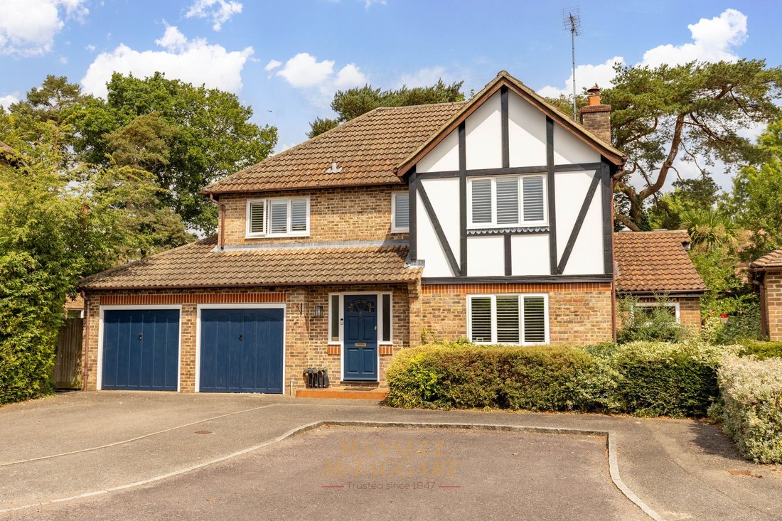 House in Barnwoodworth, Crawley, England 1 - 18500805