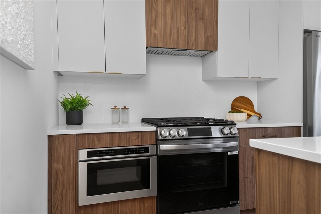 Condo in Somerville, Massachusetts, United States 2 - 18499767