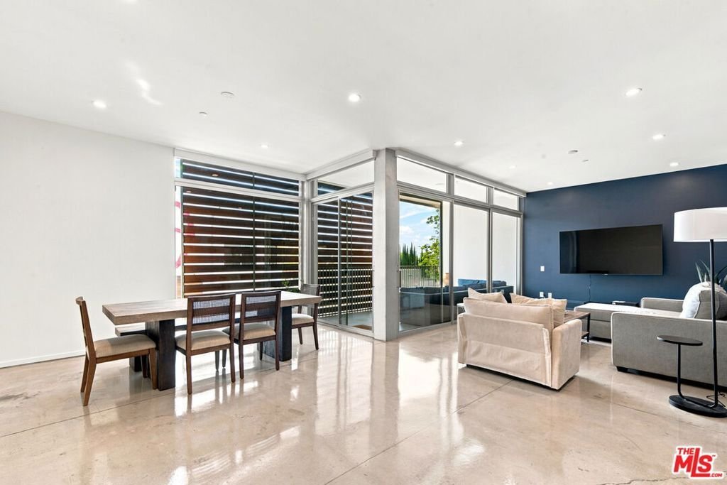 Condo in Los Angeles, California, United States 4 - 18501924