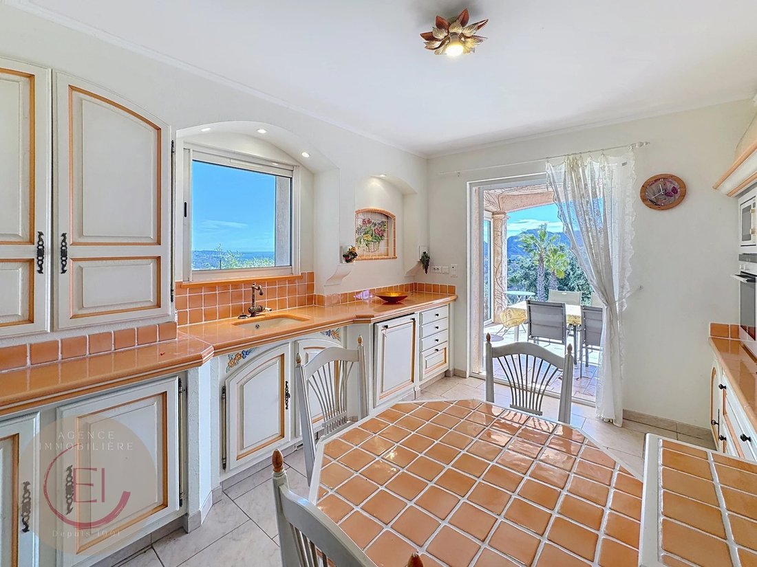 Villa in Les Adrets-de-l'Estérel, Provence-Alpes-Côte d'Azur, France 5 - 17295002