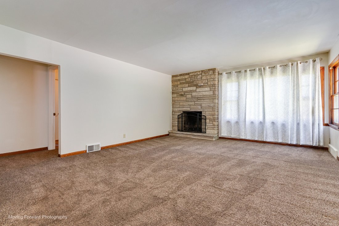 Land in Aurora, Illinois, United States 4 - 18499669
