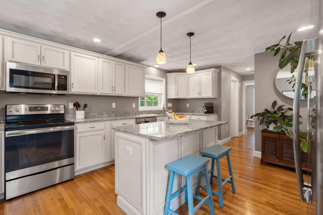 House in Stoneham, Massachusetts, United States 1 - 18500435