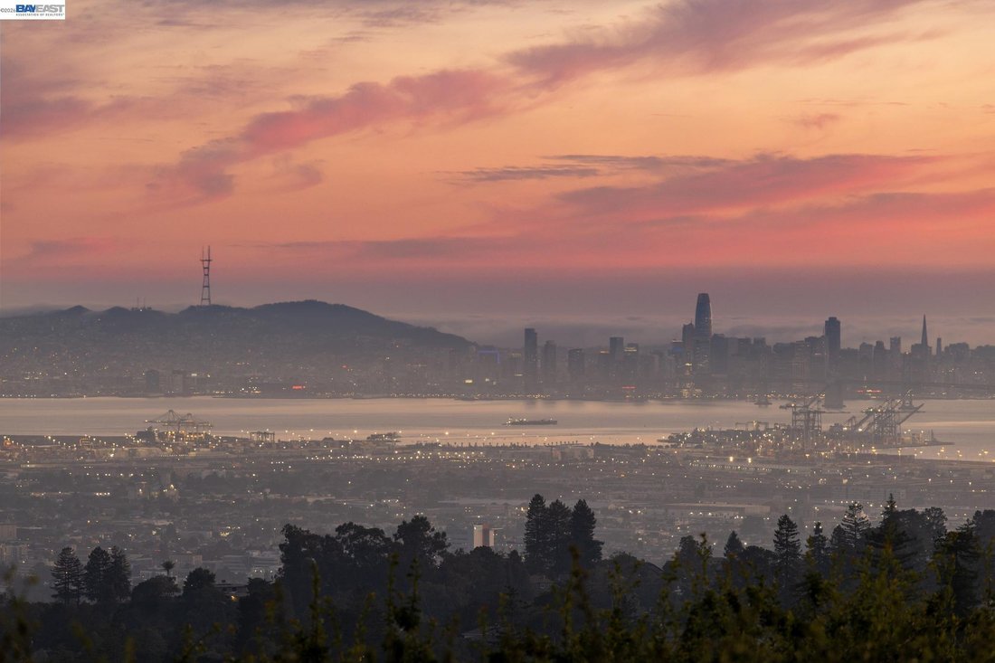 House in Oakland, California, United States 3 - 18502154