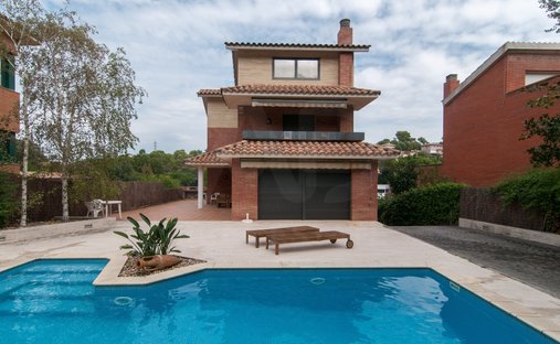 Villa in Sant Cugat del Valles, Catalonia, Spain 1