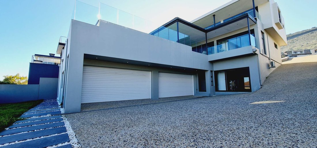 House in Glenlily, Cape Town, South Africa 3 - 18499607