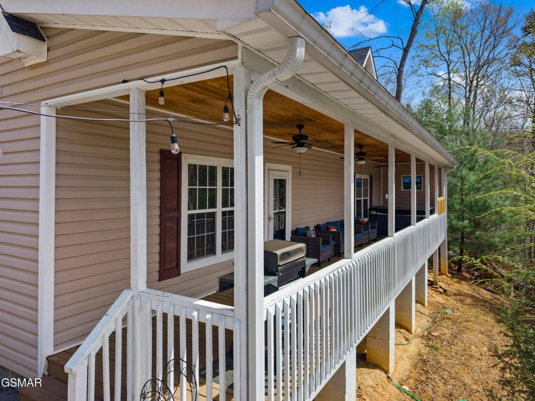 House in Sevierville, Tennessee, United States 4 - 18500406
