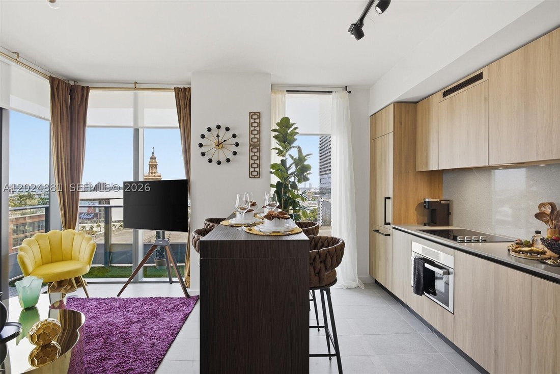 Condo in Miami, Florida, United States 2 - 18001704
