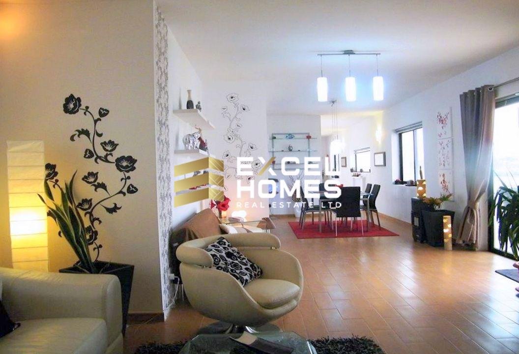 Apartment in Ħaż-Żabbar, Malta 1 - 15840306