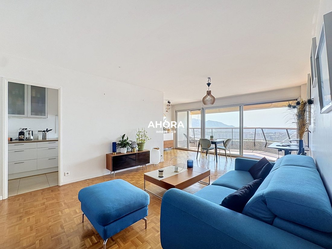 Apartment in Vieille Chapelle, 8e Arrondissement, Marseille 4 - 18505038