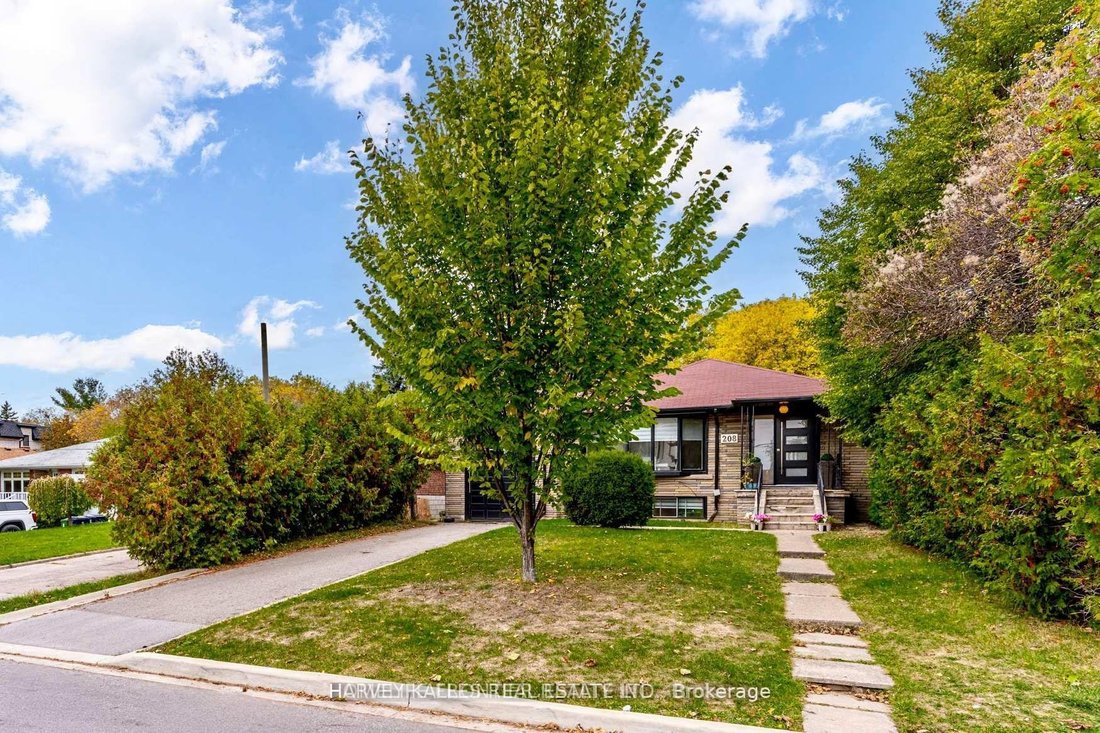 House in Toronto, Ontario, Canada 3 - 18504748